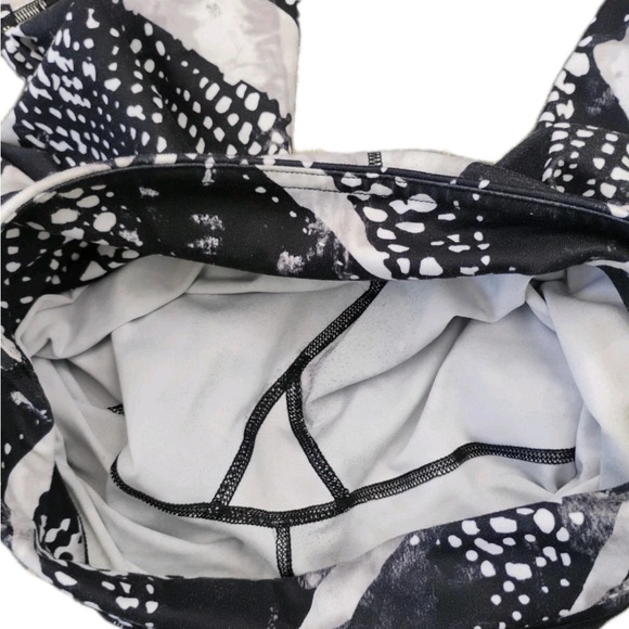 Lululemon Wunder Under Crop III *Full-On LuonStatic Mist White Black Rare Size 6 - Picture 6 of 8